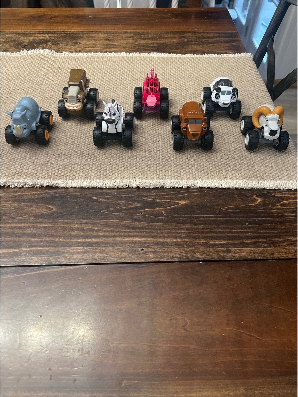 Fisher-Price Blaze and the Monster Machines animal Toy Vehicles Set of 6